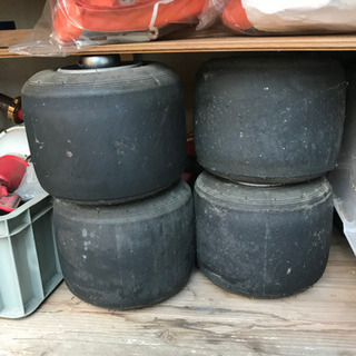 タンク、タイヤ、スタンドおまけ有　レーシングカート　本体　スイス　ハットレス