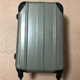 スーツケース　63x28x40サイズ