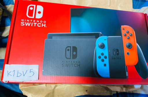 新型　任天堂　Switch  未使用品。　ダブったので出品。