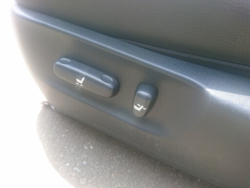 トヨタ Grs18系 クラウン 助手席 電動パワーシート レザー風シートカバー付き マークx Isなどにも まるそう 大河原の内装 インテリアの中古あげます 譲ります ジモティーで不用品の処分