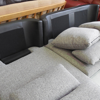 3人掛けカウチソファ 布×レザー グレー/ブラック オシャレ 贅沢ゆったりソファ 脚金属 北欧モダン風 札幌市東区 新道東店