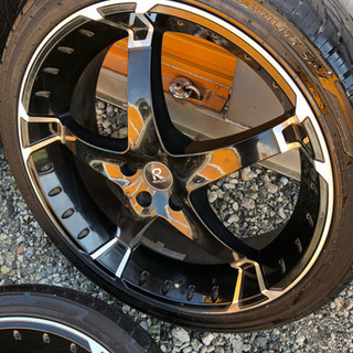 フォードエクスプローラー22インチタイヤホイール難あり