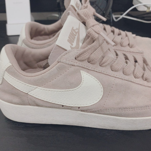 取引中 レディース Nike スニーカー ピンクグレージュ いちご まとめで値引 堺筋本町の靴 バッグの中古あげます 譲ります ジモティーで不用品の処分