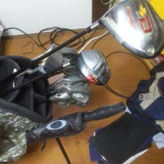 レフティー用ゴルフセット一式です。コースに直ぐに出れます。