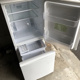 A0244 シャープ 2ドア冷蔵庫 2012年 137L