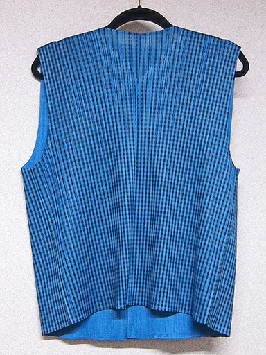 Fa Issey Miyake イッセイ ミヤケ Pleats Please プリーツ プリーズ ベスト 3 コレコーレ 名古屋 のその他の中古 古着あげます 譲ります ジモティーで不用品の処分