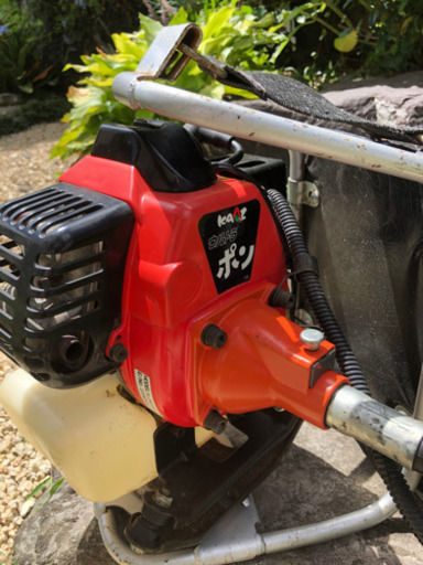 愛知県豊田市　保証付　カーツウルトラポン　背負い式草刈り機　 TL261美品　Made in Japan