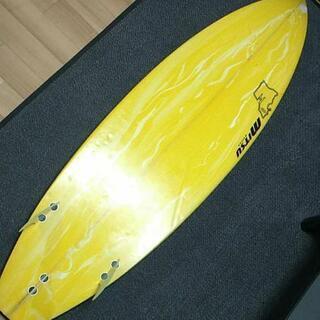 サーフボード5\'11mitsu黄色