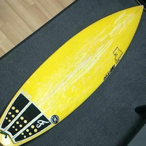 サーフボード5'11mitsu黄色