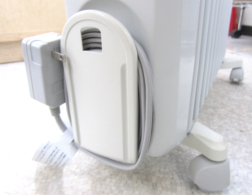 DeLonghi オイルラジエターヒーター F字型フィン11枚 【4~10畳用】 V551115EFS
