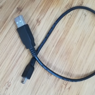 9  micro USB, 1 mini USB