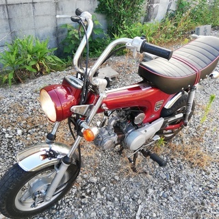 ホンダのダックス50cc。ABの車体です。復刻版12vです。乗りやすい。