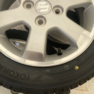 未使用のヨコハマタイヤ スタッドレス！サマーセール実施中♪