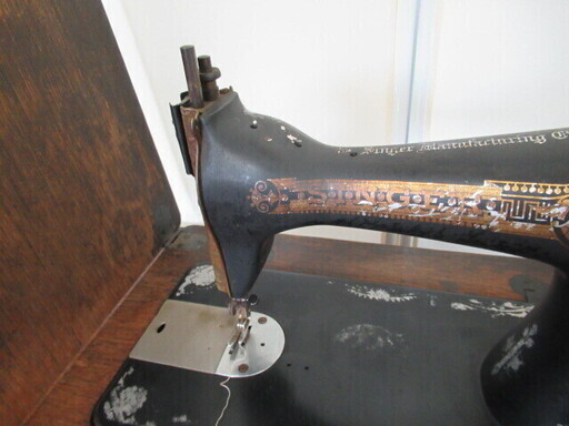 ＆激レア SPECIAL足踏みミシン ミシン脚 網目 古鉄 アンティーク 現状品 No.395 SINGER 31K18 シンガー製 皮革用 足踏みミシン：アンティーク