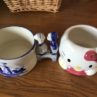 陶器のカップ二個