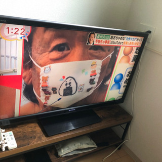 テレビ　46インチ