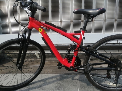 Ferrari マウンテンバイク 黒/赤