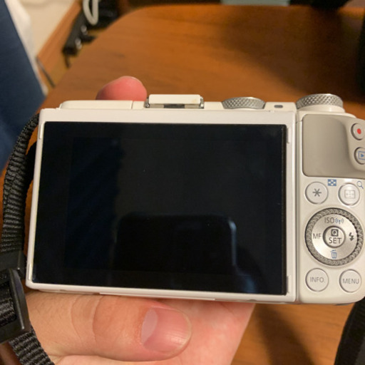 Canon EOS M3 Wズームキット2 WH デジタルカメラ
