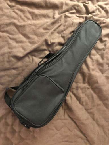 ウクレレ（ケース、チューナー、教本、レザークロス付き）