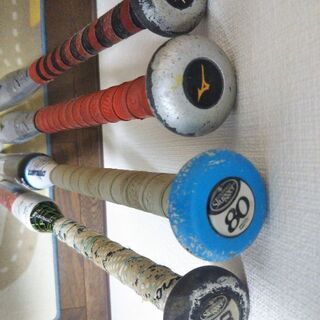 少年ソフトボール　バット4本、2号ボール8個