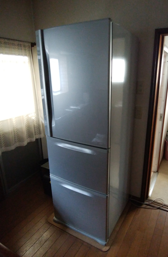 《姫路》東芝ノンフロン3ドア冷凍冷蔵庫375L☆よく冷えてます☆^^
