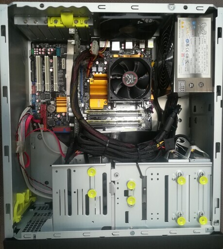 ミドルタワーパソコンLesance (Core2 Quad CPU Q9650, GeForce 9800GT) ミドルタワーパソコンLesance (Core2 Quad CPU Q9650, GeForce 9800GT)