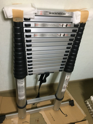 伸縮はしご 長さ最大約6メートル