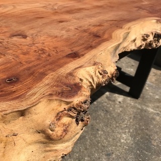 無垢1枚板 瘤付き ダイニングテーブル 杢目 天板厚み60mm ②
