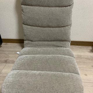 座椅子　CAINZ 500円
