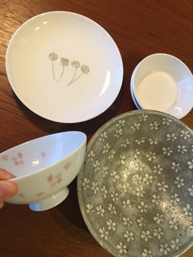 アフタヌーンティー イノブン ダイソー 茶碗 ケーキ皿 豆皿 小皿 煮物皿 花柄 みく 西田辺の生活雑貨の中古あげます 譲ります ジモティーで不用品の処分