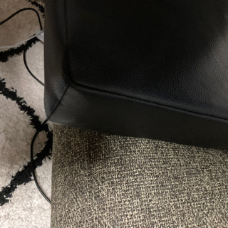 黒のクッションです