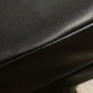 黒のクッションです