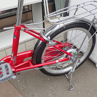 札幌 自転車 パンクしないタイヤ 20インチ 変則無し SALUTE ママチャリ 美品 札幌 自転車 パンクしないタイヤ 20インチ 変則無し SALUTE ママチャリ