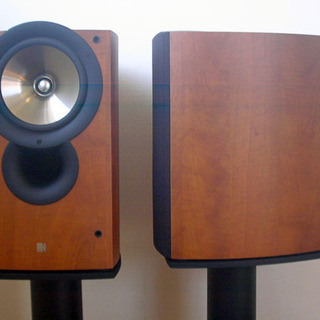 このクラス有数の美音の銘器 「英国KEF社製 iQ3 」オリジナル木製スタンド付　着払い発送可 このクラス有数の美音の銘器 「英国KEF社製 iQ3 」オリジナル木製