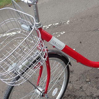 札幌 自転車 パンクしないタイヤ 24インチ 赤 変則無し SALUTE ママチャリ 美品 札幌 自転車 パンクしないタイヤ 24インチ 赤 変則無し SALUTE