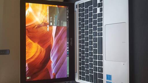 軽量ノートPC ASUS E200HA Atom Z8350/RAM 4GB EMMC 32GB