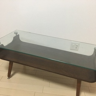 ニトリ  ガラステーブル