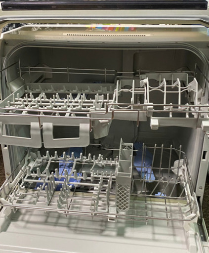 Panasonic製 家庭用食器洗乾燥機 NP-TR5-W  5人用