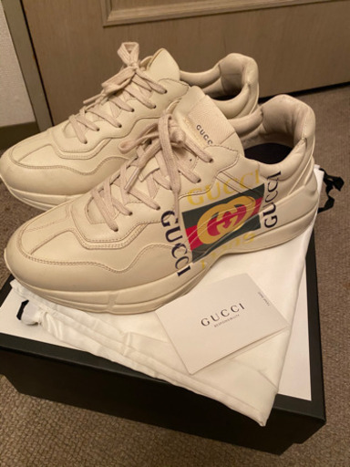 GUCCI ダットスニーカー