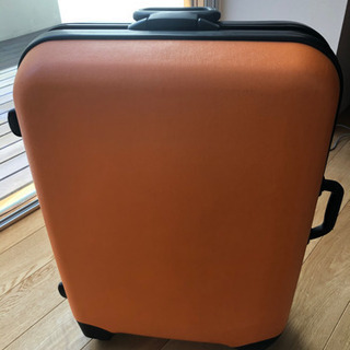 スーツケース　オレンジ色
