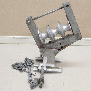 ケーブル布設工事用機材 金車 3連 朝日金属精工(HD779awxY)①