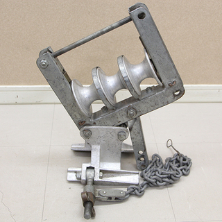 ケーブル布設工事用機材 金車 3連 朝日金属精工(HD780awxY)② ケーブル布設工事用機材 金車 3連 朝日金属精工(HD780awxY)②