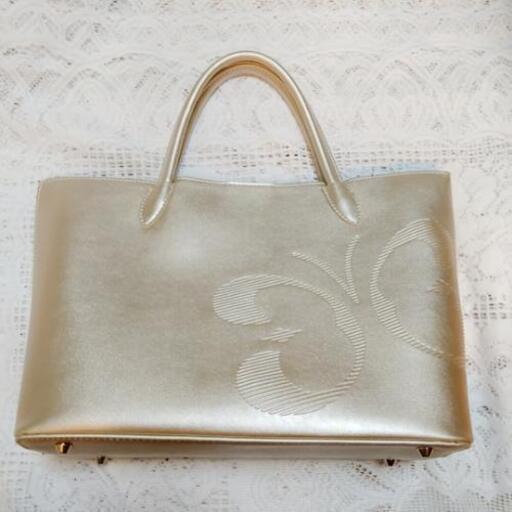 HANAE MORI ゴールドハンドバッグ