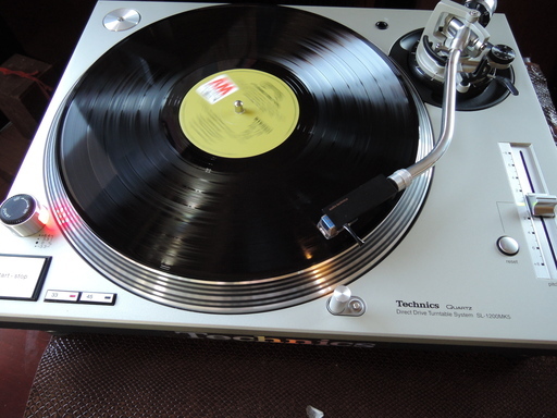 Technics クォーツシンセサイザーD.D.プレーヤー シルバー SL-1200MK5-S