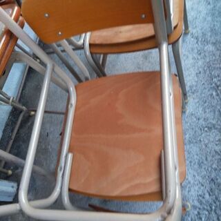 椅子とテーブル1セット1000円別館倉庫場所浦添市安波茶において...