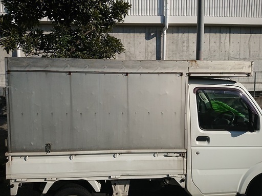軽トラックの荷台 中古では滅多に出ませんよ。神戸市中央区