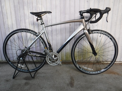 GIANTのロードバイク DEFY3　中古自転車 296