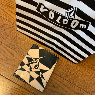 【ネット決済・配送可】VOLCOM カードケース