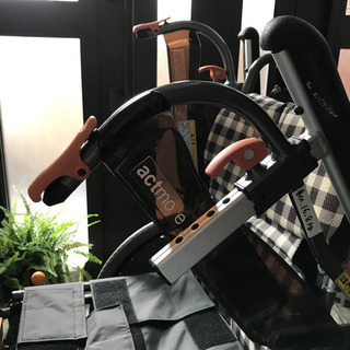 アクトモア自走式(介護も可)車椅子 室内使用のみ