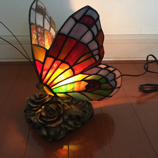 蝶のステンドグラスランプ